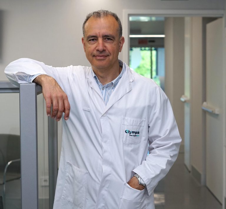 Dr. Javier Arias Gallo, cirujano oral y maxilofacial en Madrid