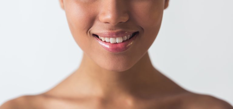 Implantes cigomáticos vs. subperiósticos